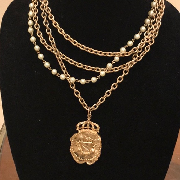 Jewelry - Gold, pearl necklace